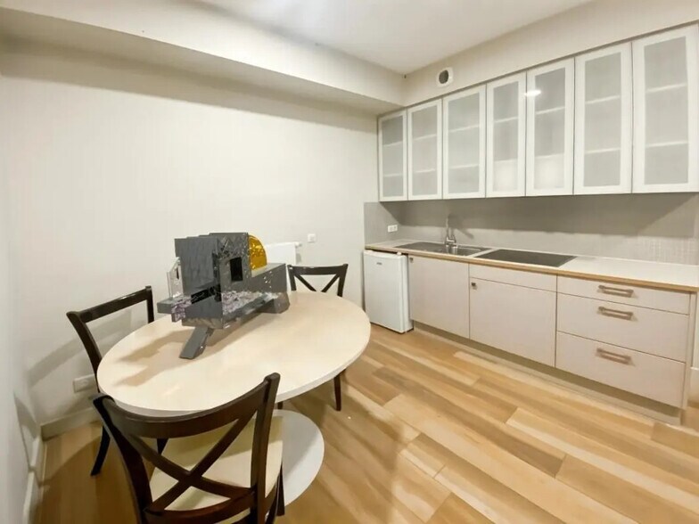 Bureau dans Paris à louer - Photo de l’immeuble – Image 3 sur 4