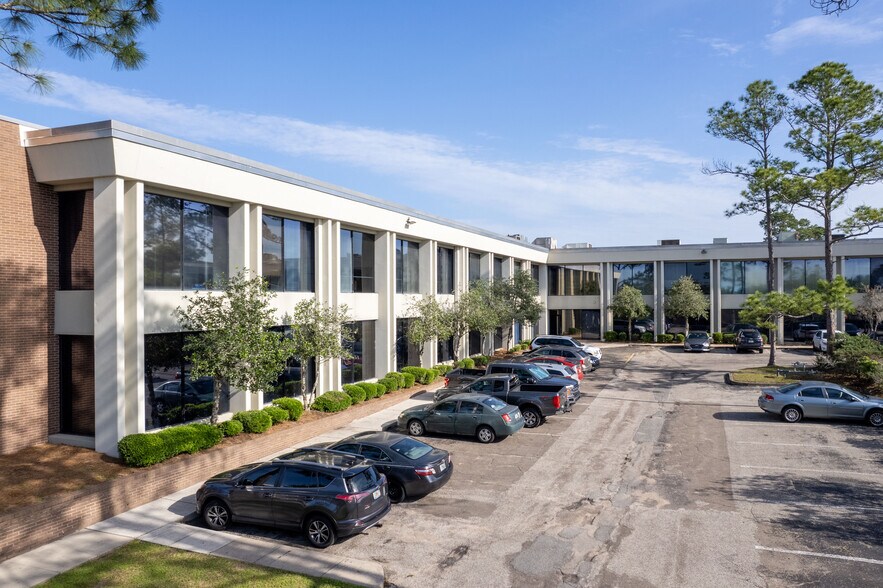 1321 Executive Center Dr, Tallahassee, FL à louer - Photo principale – Image 2 sur 2