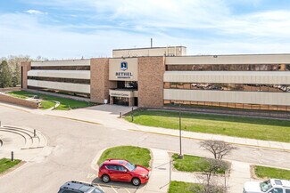 Plus de détails pour 2 Pine Tree Dr, Arden Hills, MN - Bureau à louer