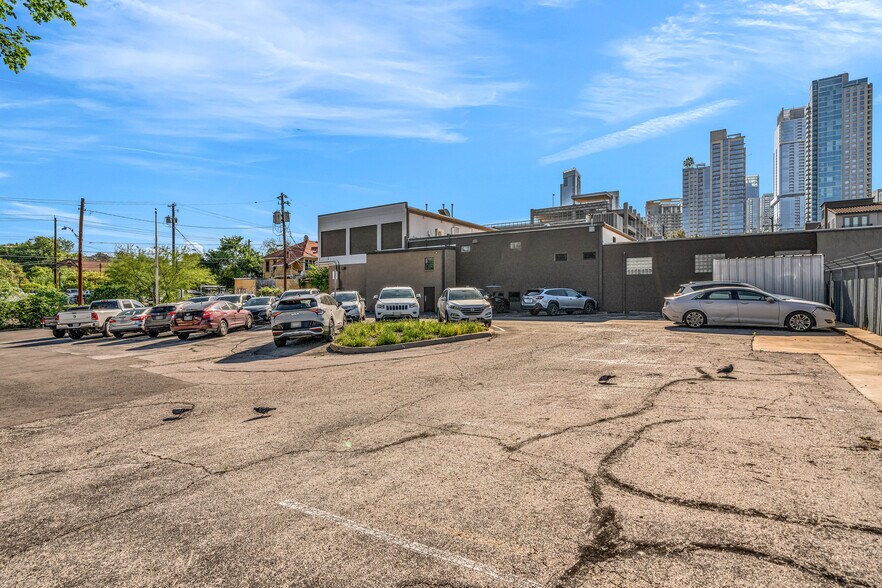 410 Baylor St, Austin, TX à louer - Photo de l’immeuble – Image 2 sur 6