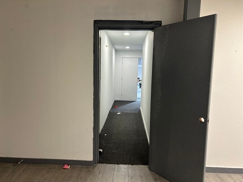805 W Central Blvd, Orlando, FL à louer - Photo de l’immeuble – Image 3 sur 7