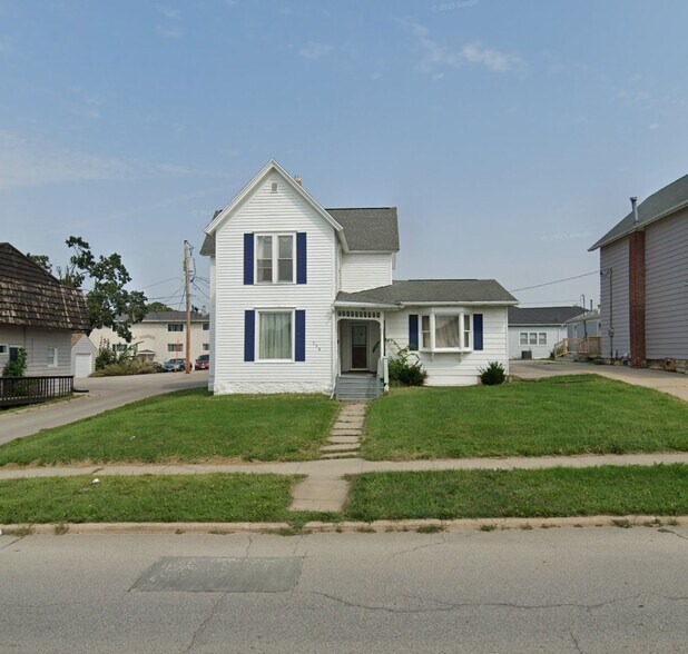8th Ave - Single Family Home & Land portefeuille de 2 biens à vendre sur LoopNet.fr - Photo principale – Image 3 sur 6