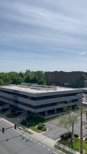 4041 University Dr, Fairfax, VA à louer - Vidéo sur l’annonce professionnelle – Image 3 sur 16