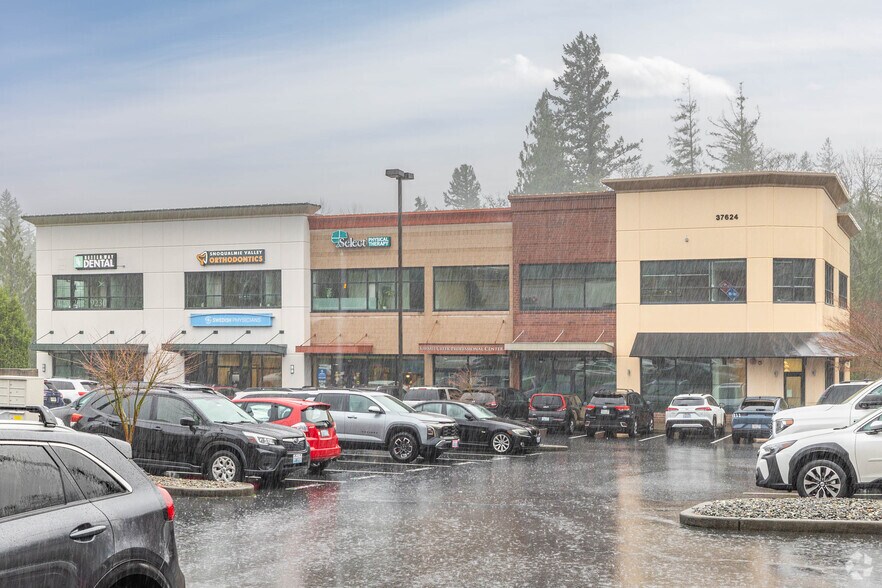 37624 Snoqualmie Pky SE, Snoqualmie, WA à louer - Photo de l’immeuble – Image 2 sur 7