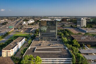 100 Glenborough Dr, Houston, TX - VUE AÉRIENNE  vue de carte - Image1