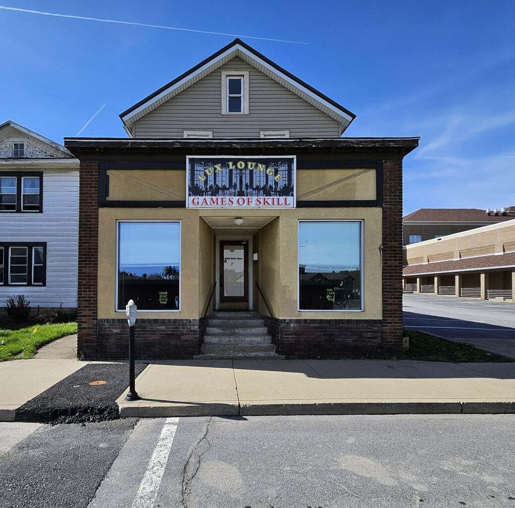 305 Erie Ave, Saint Marys, PA à louer Photo principale– Image 1 sur 11