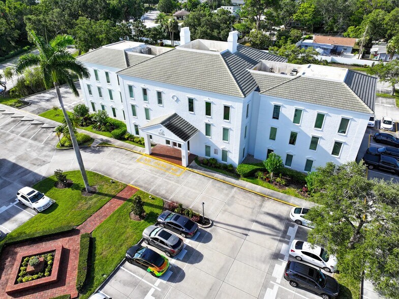 1219 S East Ave, Sarasota, FL à louer - Photo de l’immeuble – Image 3 sur 13
