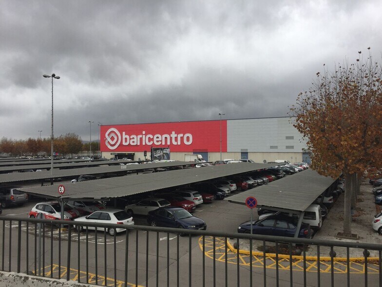 Carrer Vinya, Barberà del Vallès, Barcelona à louer - Photo de l’immeuble – Image 3 sur 6
