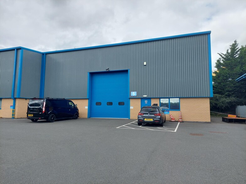 Stadium Clos, Worksop à louer - Photo de l’immeuble – Image 1 sur 5