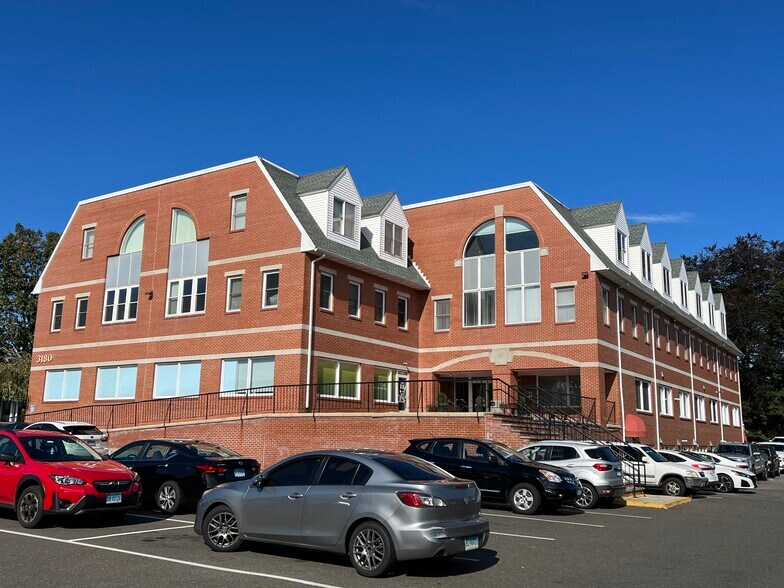 3180 Main St, Bridgeport, CT à vendre - Photo de l’immeuble – Image 1 sur 14
