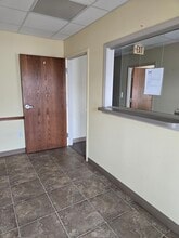 941 W McClain Ave, Scottsburg, IN à louer Photo intérieure– Image 2 sur 3