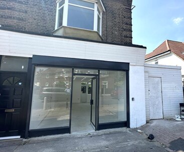 3 Weylond Rd, Dagenham à louer Photo de l’immeuble– Image 1 sur 2