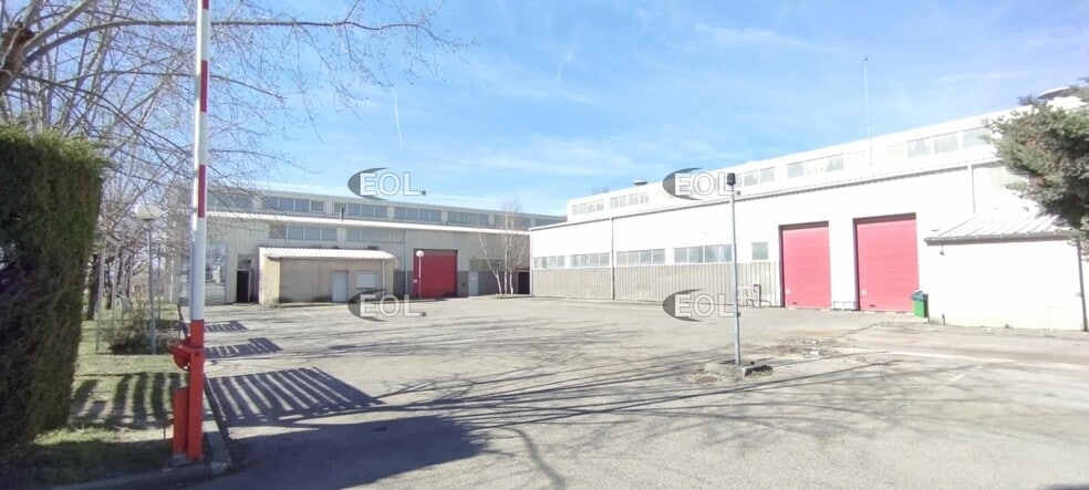 Industriel/Logistique dans Mornant à louer - Photo de l’immeuble – Image 2 sur 12