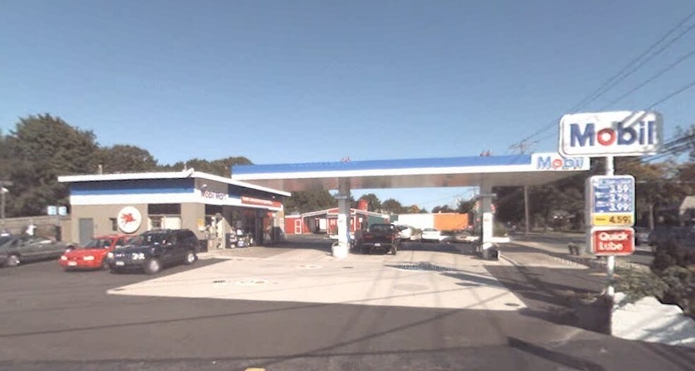 450 Larkfield Rd, East Northport, NY à louer - Photo de l’immeuble – Image 2 sur 4