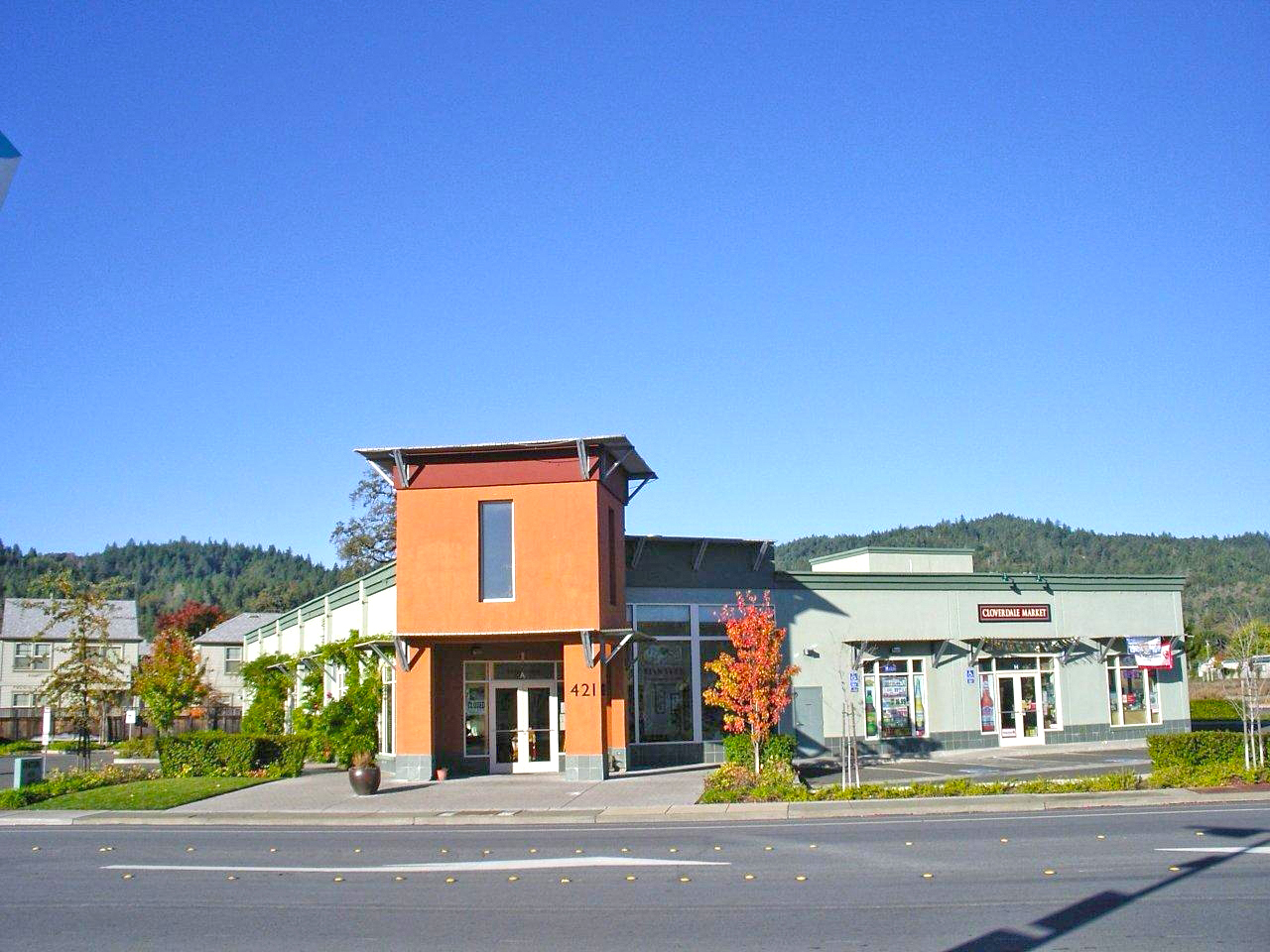 421 S Cloverdale Blvd, Cloverdale, CA à vendre Photo de l’immeuble– Image 1 sur 8