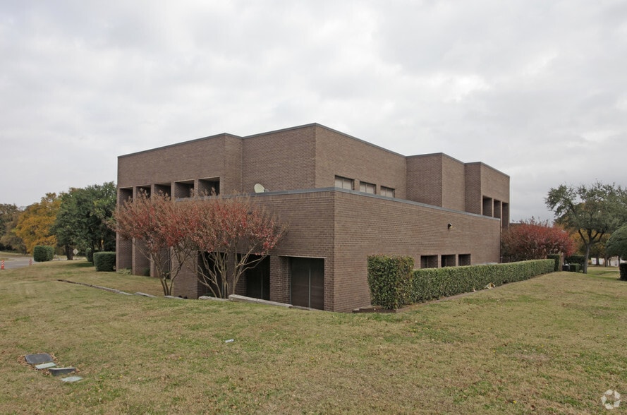 101 E Randol Mill Rd, Arlington, TX à louer - Photo de l’immeuble – Image 3 sur 49