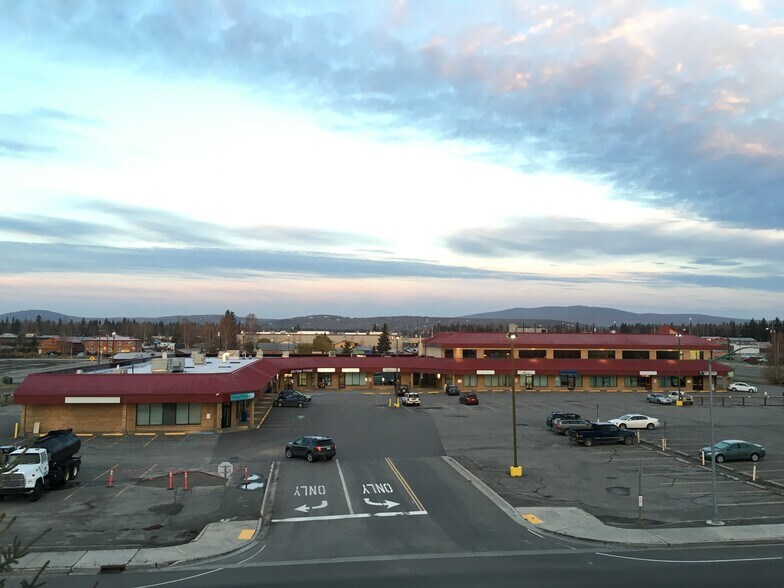 3401-3437 Airport Way, Fairbanks, AK à louer - Photo de l’immeuble – Image 2 sur 2