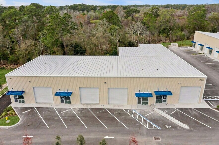 7120 Sampey Rd, Groveland, FL à louer - Photo de l’immeuble – Image 2 sur 32