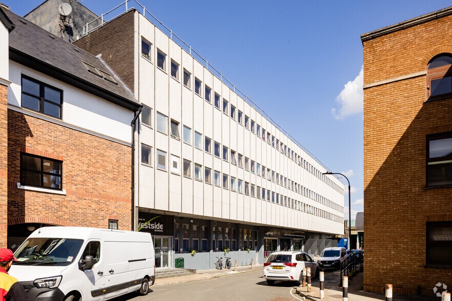 8-30 Galena Rd, Londres à louer - Photo de l’immeuble – Image 3 sur 3