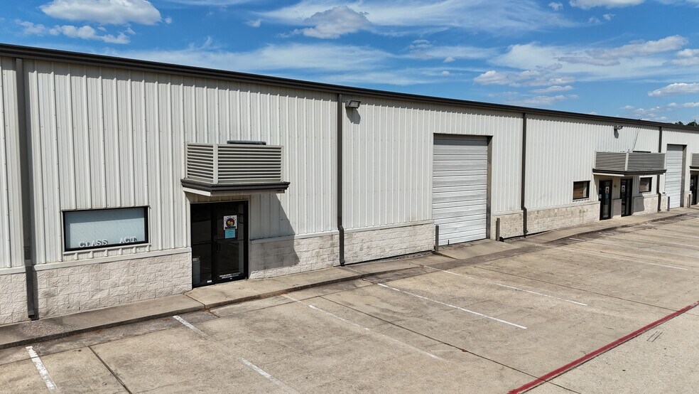 25275 Budde Rd, Spring, TX à louer - Photo de l’immeuble – Image 3 sur 20