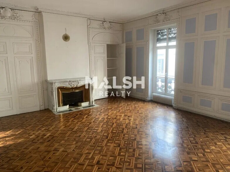 Bureau dans Lyon à vendre - Photo de l’immeuble – Image 2 sur 17
