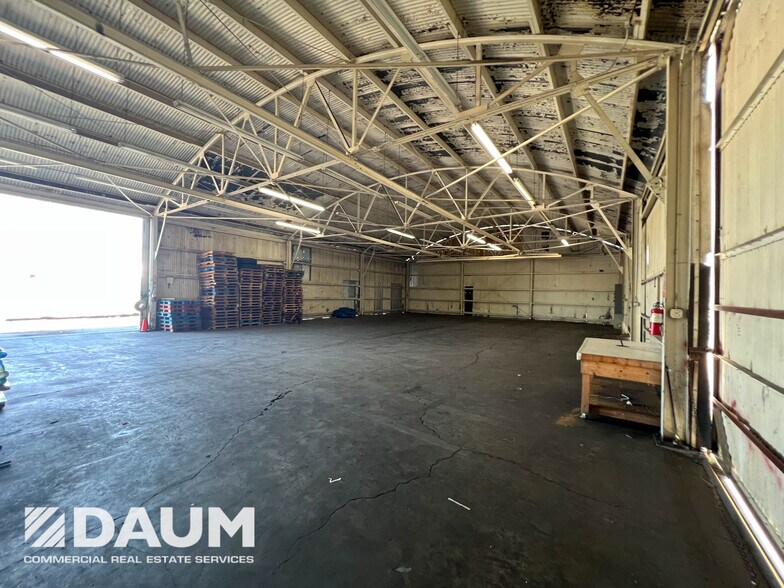 1981 Belgrave Ave, Huntington Park, CA à louer - Photo de l’immeuble – Image 2 sur 16