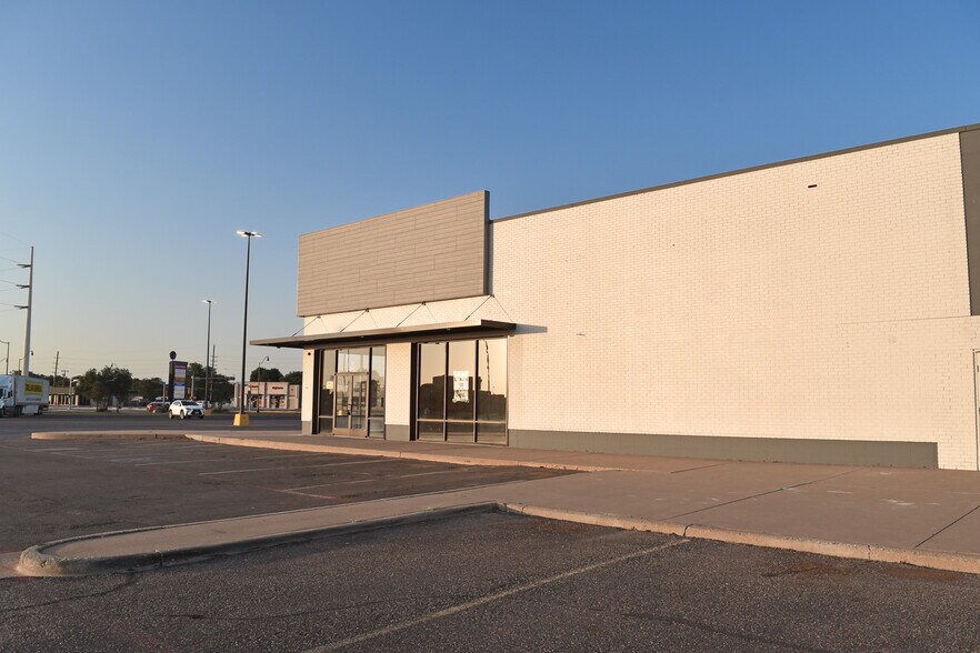 5002 34th St, Lubbock, TX à louer - Photo de l’immeuble – Image 3 sur 15