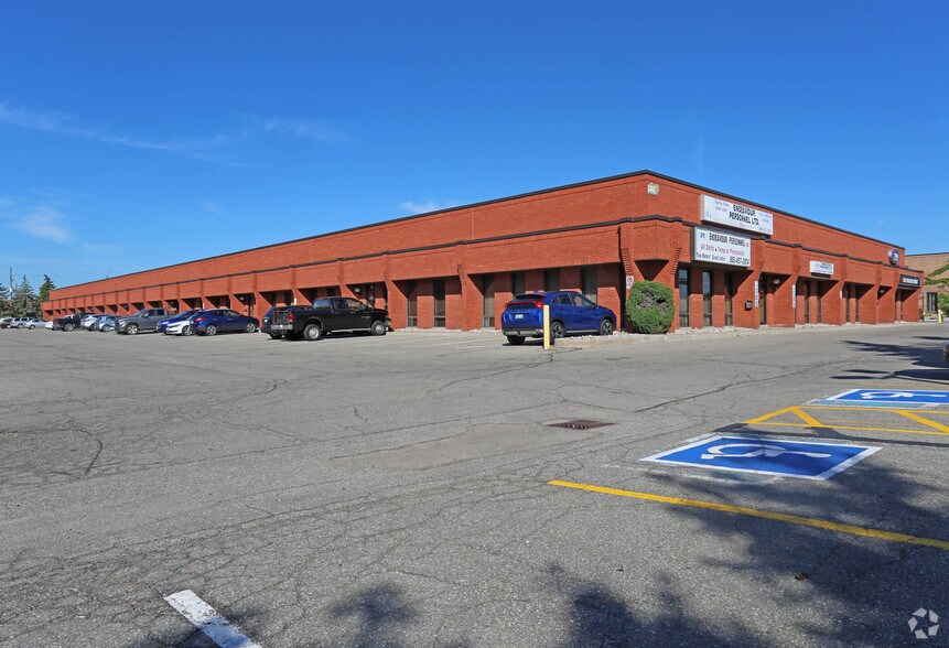 160 Wilkinson Rd, Brampton, ON à louer - Photo principale – Image 1 sur 4