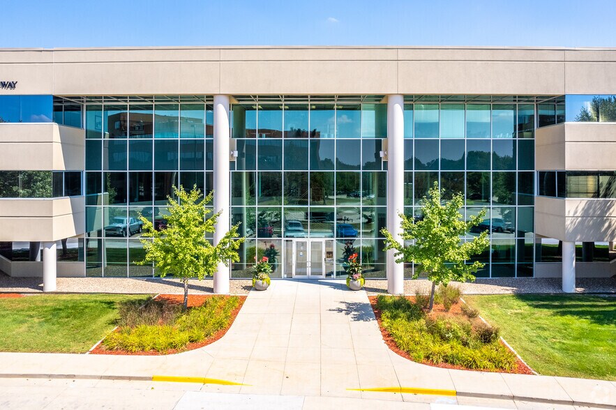 2600 Westown Pky, West Des Moines, IA à louer - Photo de l’immeuble – Image 3 sur 6