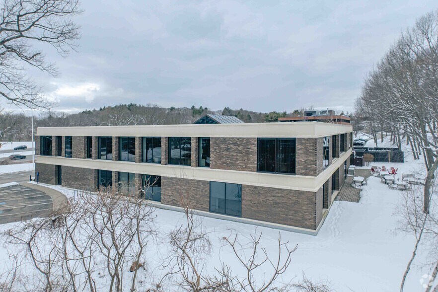 92 Hayden Ave, Lexington, MA à louer - Photo de l’immeuble – Image 2 sur 4