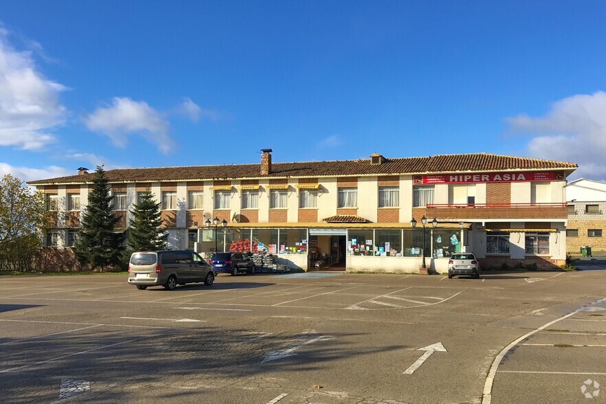 Paseo Ermita, Pedrezuela, Madrid à vendre - Photo de l’immeuble – Image 2 sur 2
