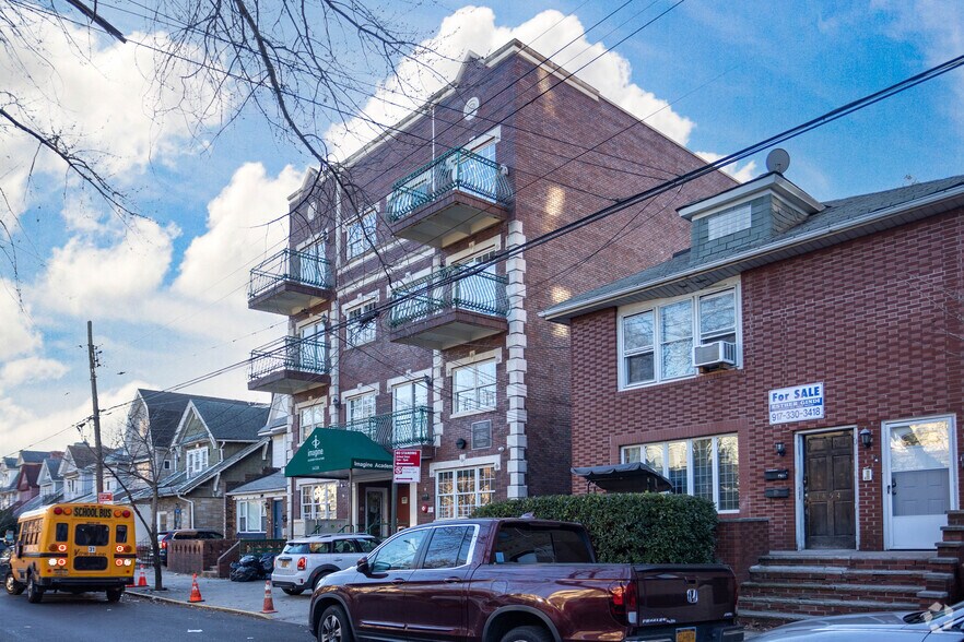 1458 E 14th St, Brooklyn, NY à vendre - Photo de l’immeuble – Image 3 sur 5