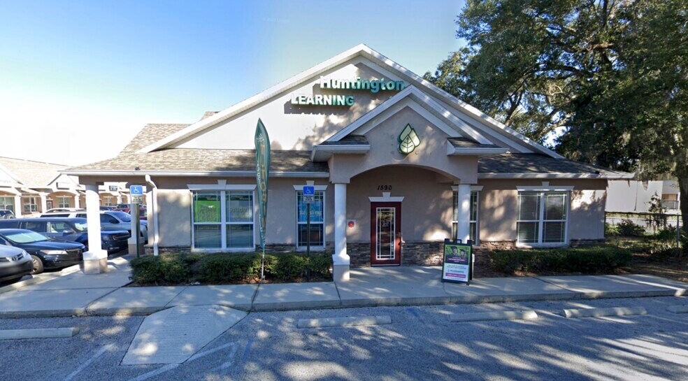 1538-1554 Bloomingdale Ave, Valrico, FL à louer - Photo principale – Image 1 sur 3