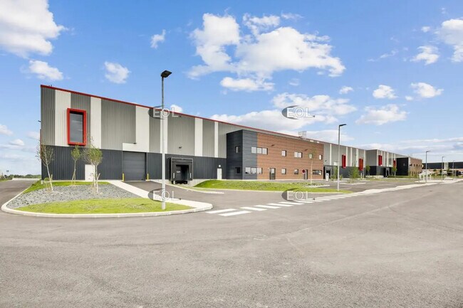 Plus de détails pour Local d'activités à louer