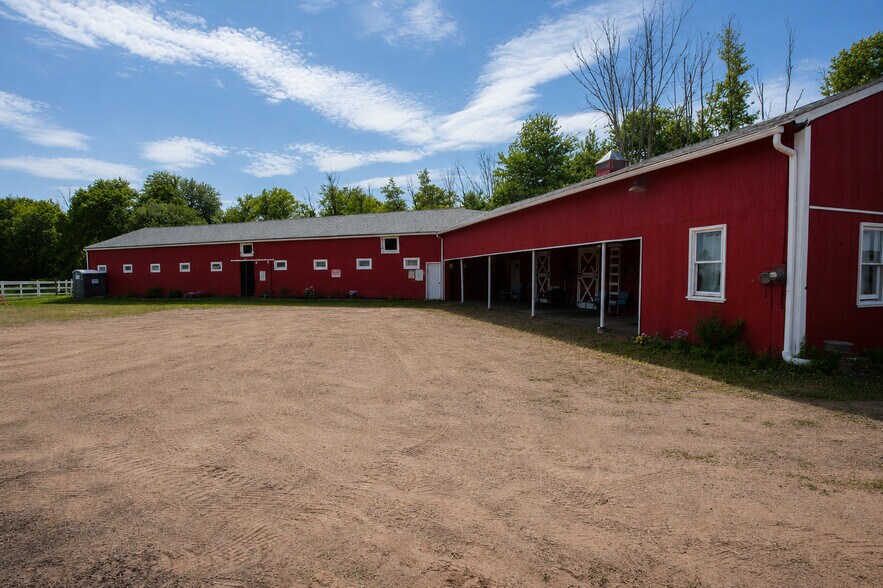 85 East St, East Granby, CT à vendre - Photo de l’immeuble – Image 3 sur 24