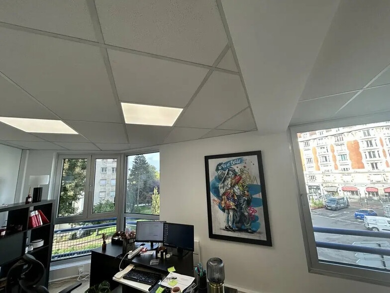 Bureau dans La Madeleine à louer - Photo intérieure – Image 3 sur 7