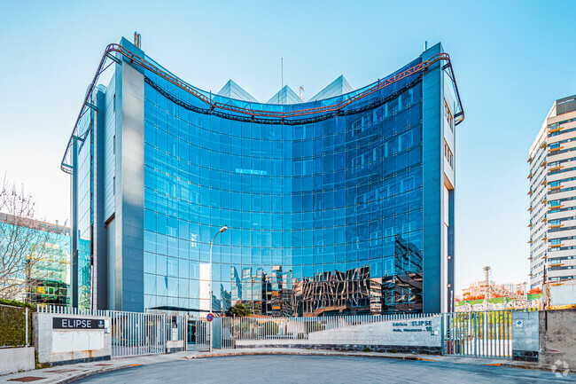 Plus de détails pour Avenida Manoteras, 18, Madrid - Bureau à louer