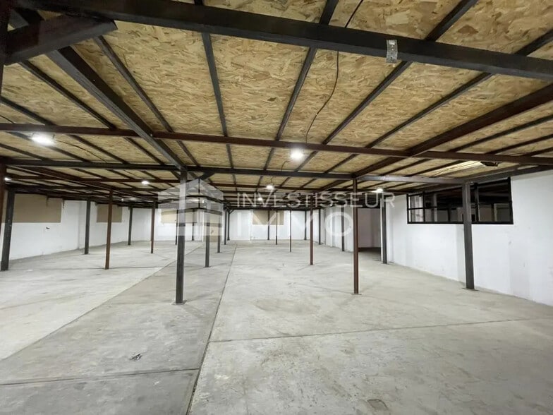 Local d’activités dans Villenoy à louer - Photo de l’immeuble – Image 3 sur 8