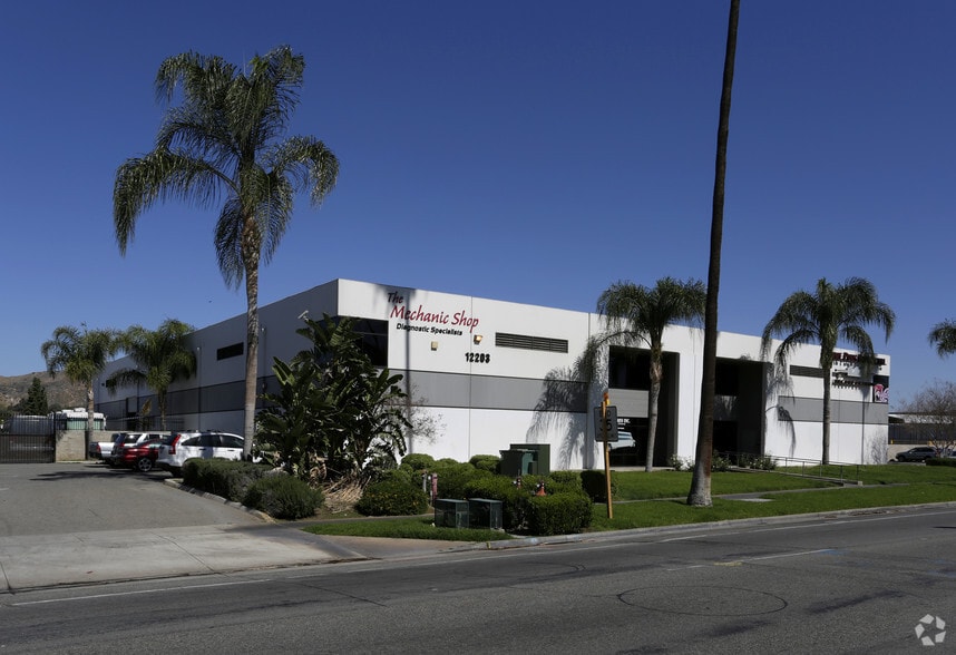 12203 Magnolia Ave, Riverside, CA à louer - Photo principale – Image 1 sur 4