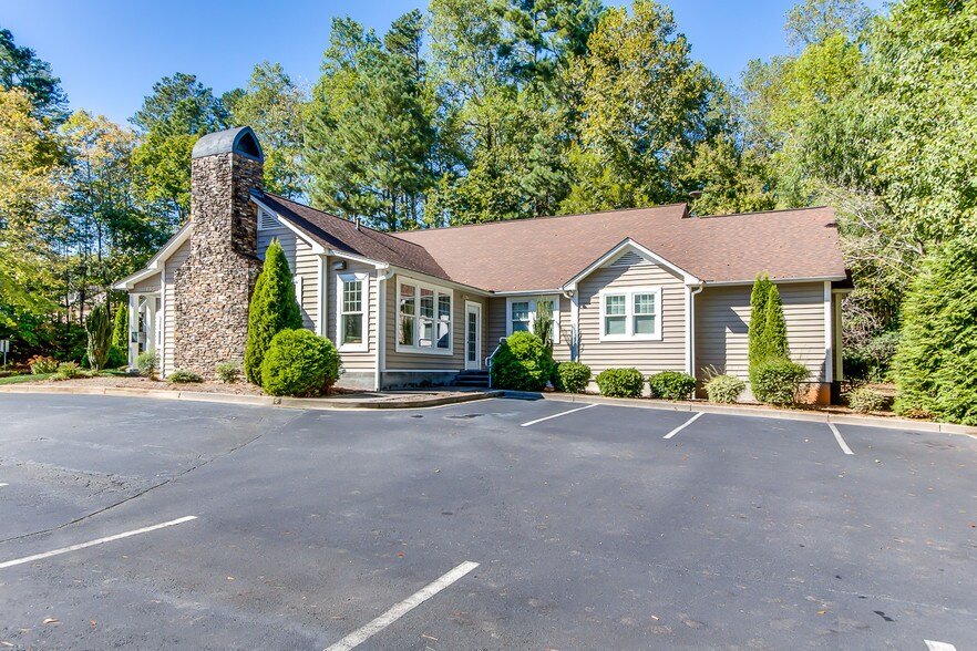 135 Professional Park Dr, Seneca, SC à louer - Photo de l’immeuble – Image 3 sur 45