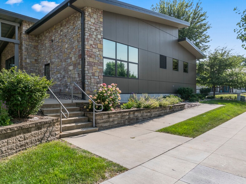 2200 2nd St SW, Rochester, MN à vendre - Photo de l’immeuble – Image 3 sur 33