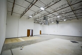 1300 N Interstate 35E, Carrollton, TX à louer Photo intérieure– Image 2 sur 3