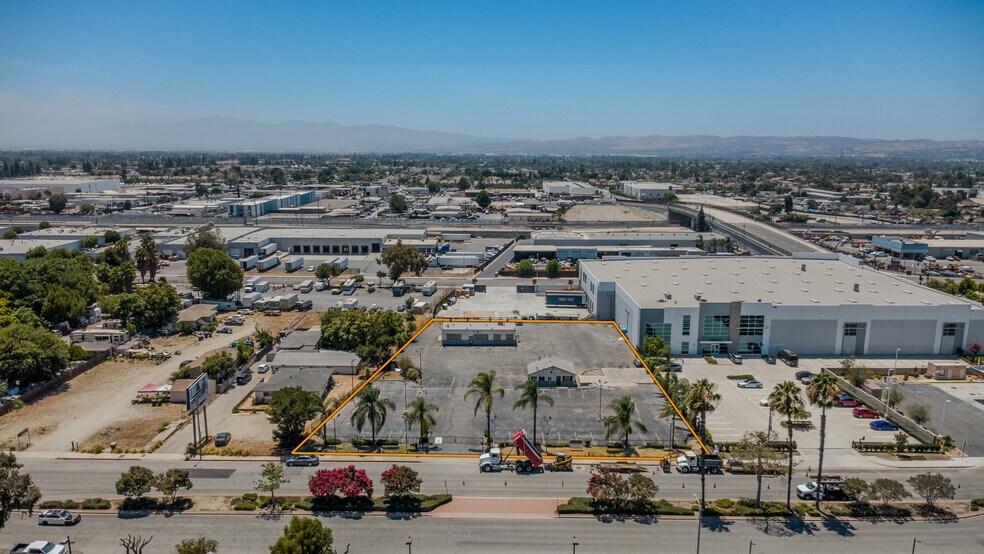 4963 Holt Blvd, Montclair, CA à vendre - Photo de l’immeuble – Image 2 sur 15