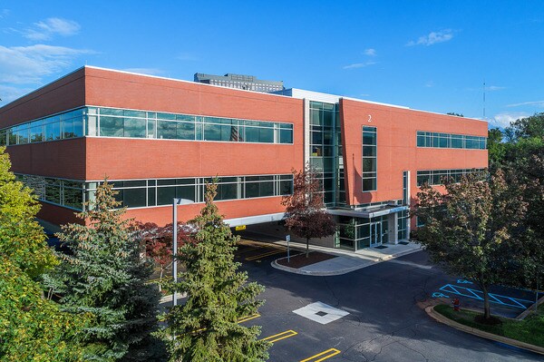 2 Corporate Dr, Southfield, MI à louer - Photo principale – Image 1 sur 6