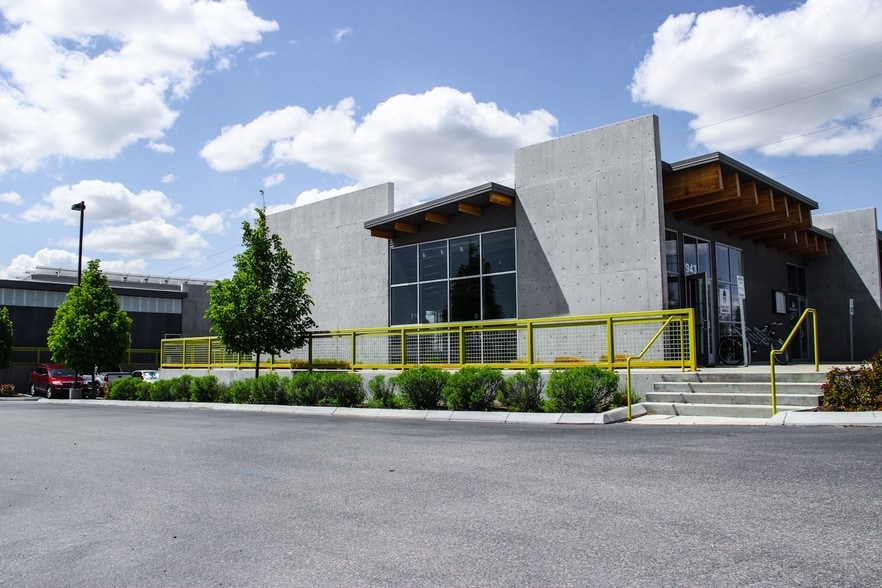 943 W Overland Rd, Meridian, ID à louer - Photo de l’immeuble – Image 2 sur 6