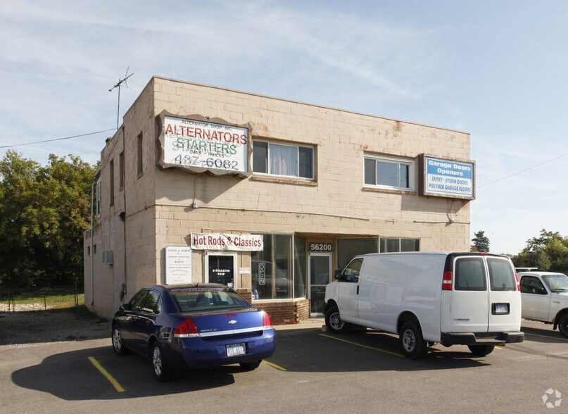 56200 Grand River Ave, New Hudson, MI à vendre - Photo de l’immeuble – Image 2 sur 2