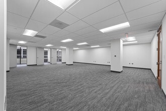8229 Boone Blvd, Vienna, VA à louer Photo de l’immeuble– Image 1 sur 20