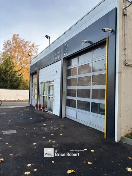 Local commercial dans Sainte-Foy-lès-Lyon à louer - Photo de l’immeuble – Image 3 sur 6