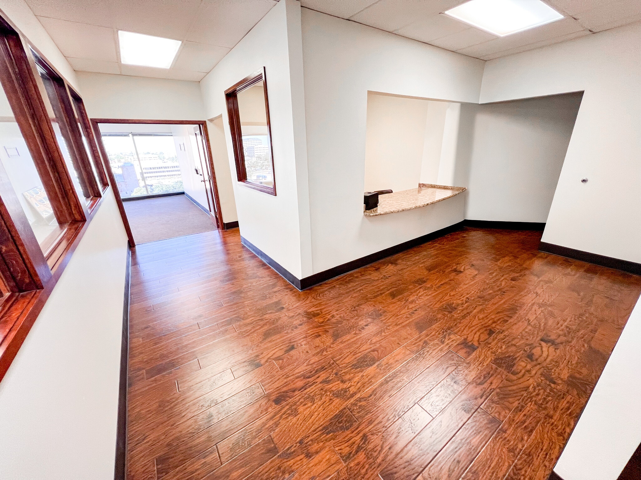 201-203 W Wall St, Midland, TX à louer Photo intérieure– Image 1 sur 11