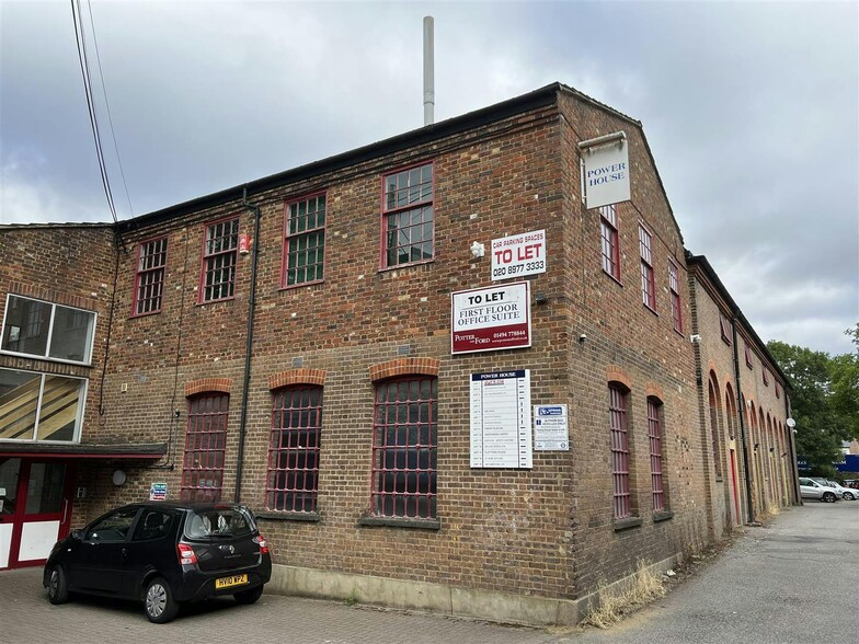 Higham Mead, Chesham à vendre - Photo de l’immeuble – Image 3 sur 9